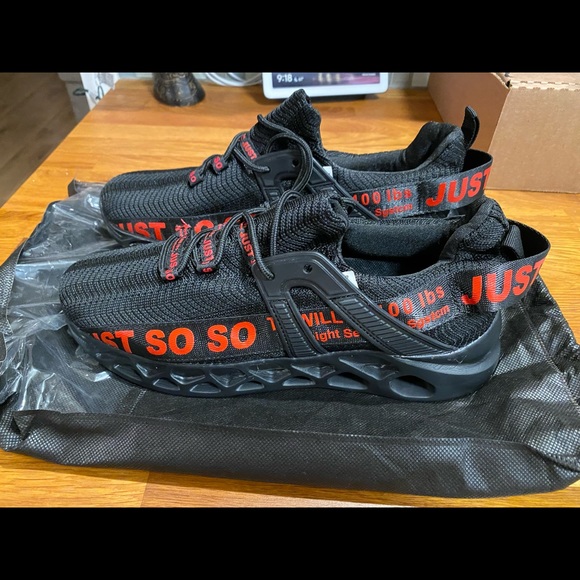 NEVER WORN All Might Walking Shoes in black and red - Picture 3 of 6